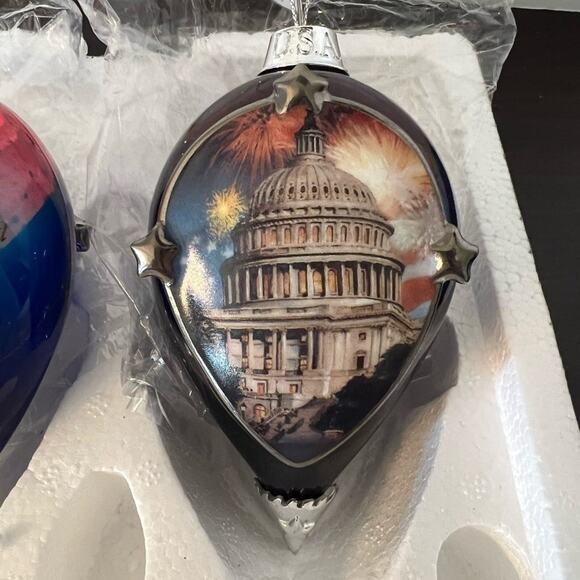 THE BRANFORD EDITIONS SET OF TWO HEIRLOOM GLASS ORNAMENTS NEW - Picture 8 of 10